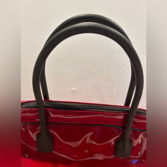 Patent leather Miu Miu travel bag - Picture 3 of 11